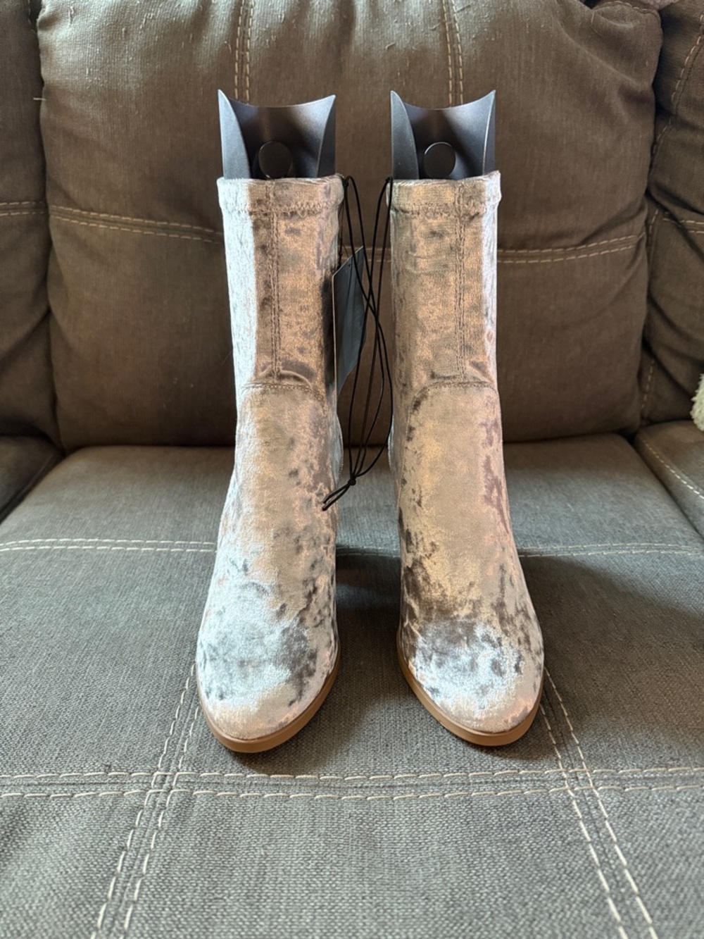 NWT Forever 21 Silver Crushed Velvet Heeled Boots - Picture 3 of 8